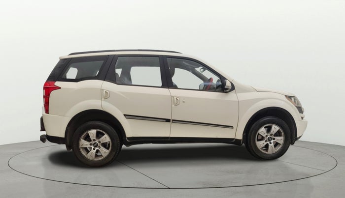 2017 Mahindra XUV500 W6, Diesel, Manual, 96,266 km, Right Side View