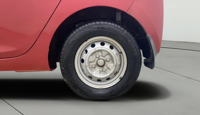 2015 Hyundai Eon D-LITE+, Petrol, Manual, 26,920 km, Left Rear Wheel