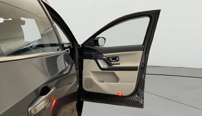 2021 Tata Safari XZ, Diesel, Manual, 58,676 km, RHS Front Door