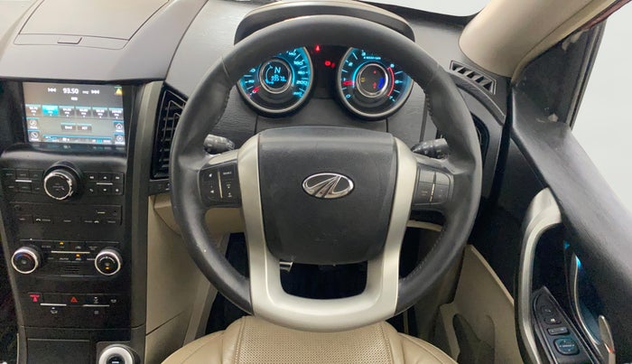 2017 Mahindra XUV500 W10, Diesel, Manual, 99,576 km, Steering Wheel Close Up