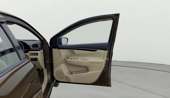 2016 Maruti Ciaz VDI+ SHVS, Diesel, Manual, 1,05,845 km, RHS Front Door