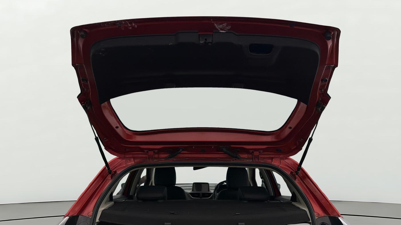 2022 Tata ALTROZ XZA PLUS, Petrol, Automatic, 49,745 km, Boot Door Open