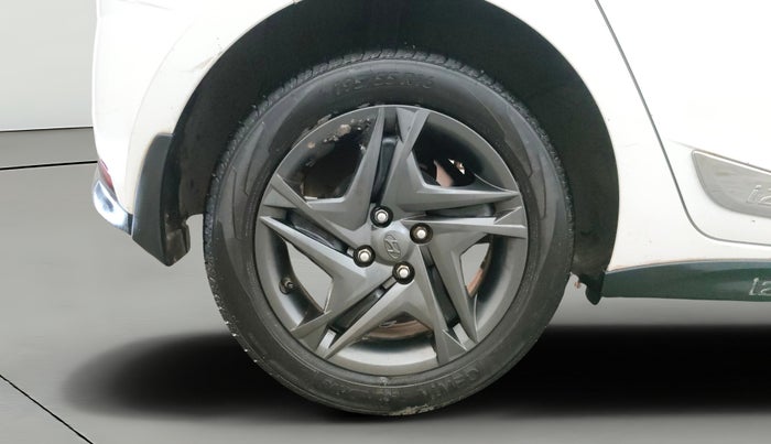 2023 Hyundai NEW I20 SPORTZ 1.2 MT, Petrol, Manual, 8,530 km, Right Rear Wheel