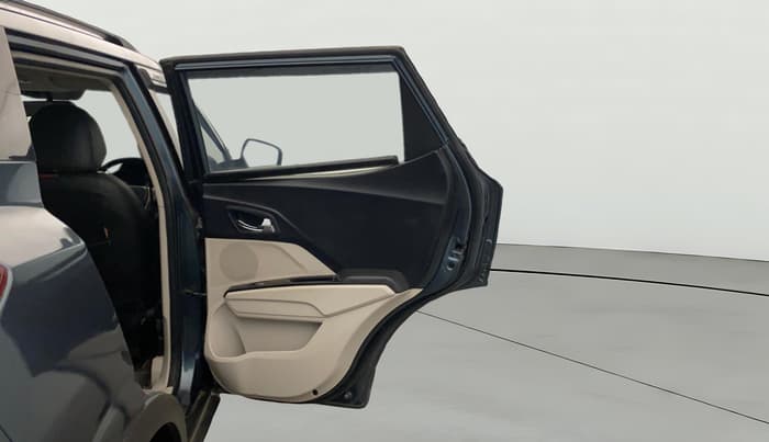 2021 Mahindra XUV300 W8 1.5 DIESEL, Diesel, Manual, 92,815 km, RHS Rear Door
