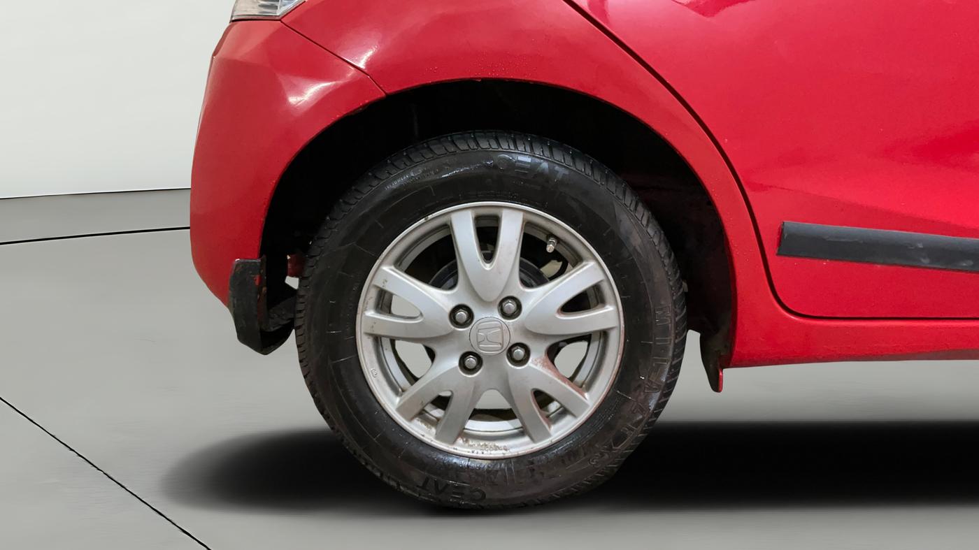 2015 Honda Brio VX MT, Petrol, Manual, 93,935 km, Right Rear Wheel