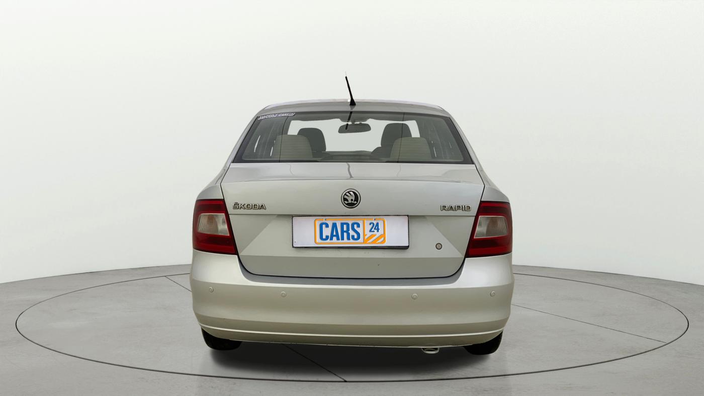 2014 Skoda Rapid AMBITION 1.6 MPI MT, Petrol, Manual, 49,878 km, Back/Rear