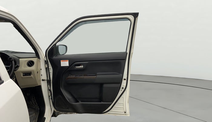 2022 Maruti New Wagon-R VXI CNG 1.0, CNG, Manual, 81,577 km, RHS Front Door