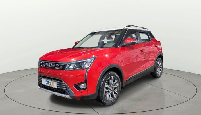 2021 Mahindra XUV300 W8(O) 1.2 PETROL DUAL TONE, Petrol, Manual, 5,206 km, Left Front Diagonal