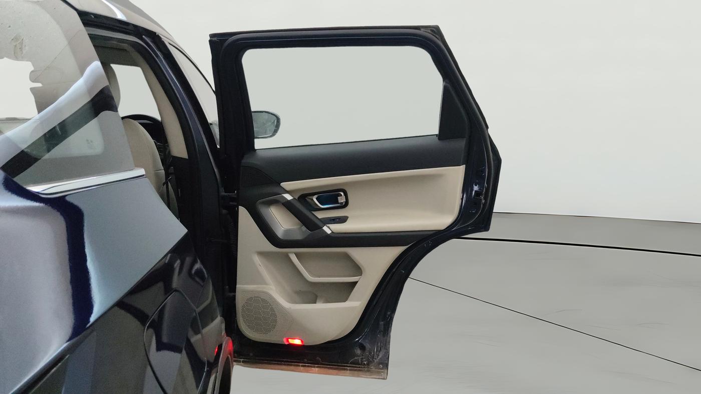 2021 Tata Safari XZ PLUS, Diesel, Manual, 1,36,197 km, RHS Rear Door