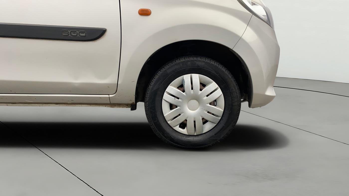 2015 Maruti Alto 800 LXI, Petrol, Manual, 39,084 km, Right Front Wheel