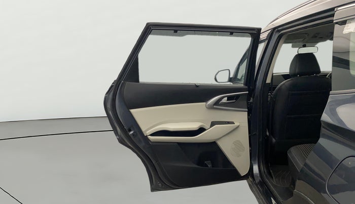 2024 KIA CARENS PRESTIGE 1.5 PETROL 7 STR, Petrol, Manual, 17,853 km, LHS Rear Door