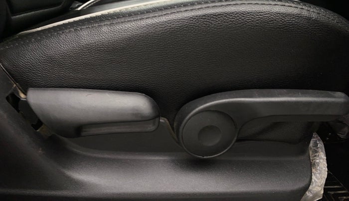 2021 Maruti Vitara Brezza ZXI, Petrol, Manual, 74,905 km, Driver Side Adjustment Panel