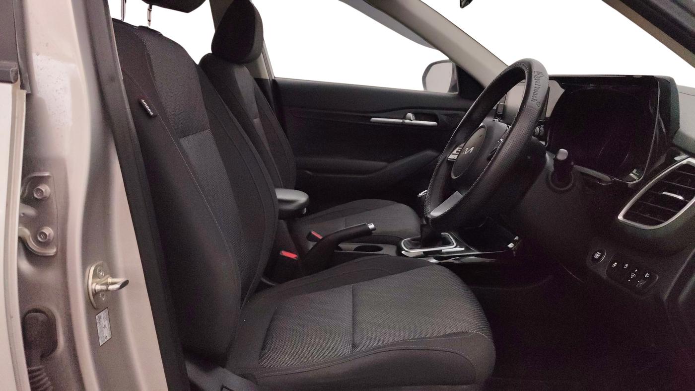 2023 KIA SELTOS HTK PLUS 1.5, Petrol, Manual, 15,298 km, Right Side Front Door Cabin