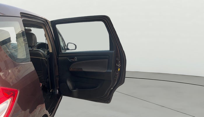 2017 Maruti Ertiga VDI SHVS, Diesel, Manual, 1,37,464 km, RHS Rear Door