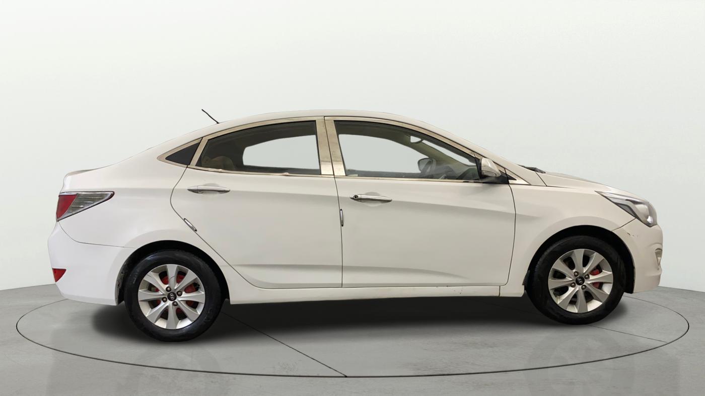2015 Hyundai Verna FLUIDIC 4S 1.6 VTVT S, CNG, Manual, 71,680 km, Right Side View