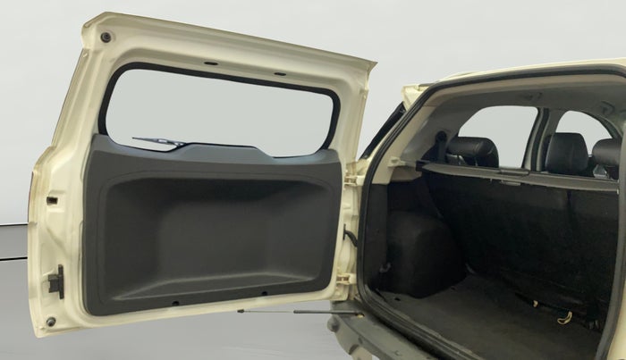 2014 Ford Ecosport TITANIUM 1.0L ECOBOOST, Petrol, Manual, 1,06,625 km, Boot Door Open