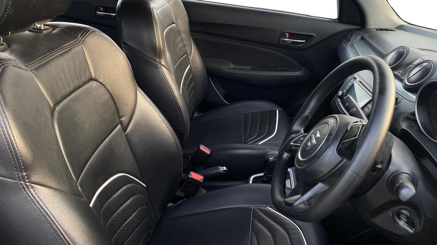 2019 Maruti Swift VXI AMT, Petrol, Automatic, 64,571 km, Right Side Front Door Cabin