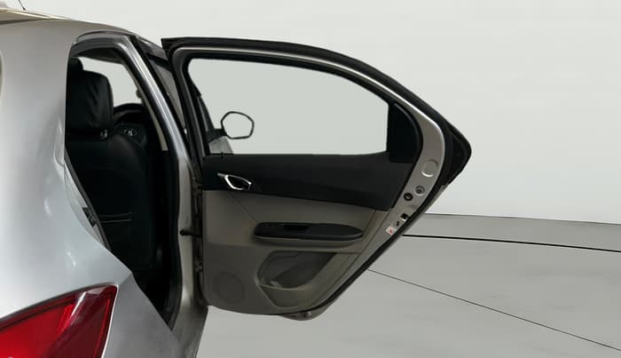 2017 Tata Tiago XZ PETROL, Petrol, Manual, 93,804 km, RHS Rear Door