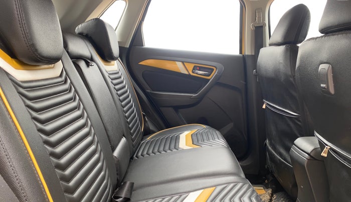 2016 Maruti Vitara Brezza ZDI PLUS DUAL TONE, Diesel, Manual, 61,834 km, Right Side Rear Door Cabin