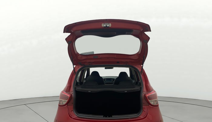 2017 Hyundai Grand i10 SPORTZ (O) 1.2 KAPPA VTVT, Petrol, Manual, 52,649 km, Boot Door Open