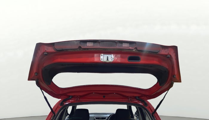 2016 Maruti Swift LXI (O), CNG, Manual, 91,835 km, Boot Door Open