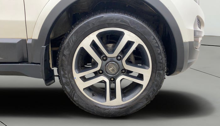 2018 Tata Hexa XT 4X2 6 STR, Diesel, Manual, 43,930 km, Right Front Wheel