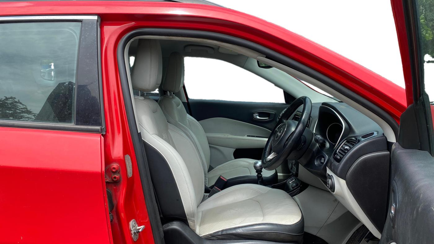 2018 Jeep Compass LIMITED 2.0 DIESEL, Diesel, Manual, 1,08,950 km, Right Side Front Door Cabin