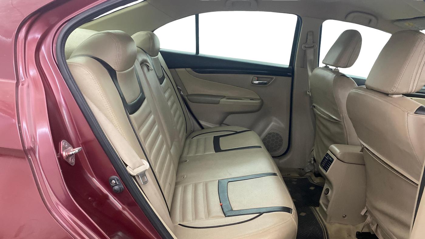 2016 Maruti Ciaz VXI+, Petrol, Manual, 65,938 km, Right Side Rear Door Cabin