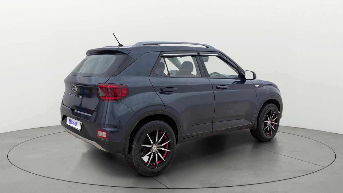 2021 Hyundai VENUE S 1.2, Petrol, Manual, 42,245 km, Right Back Diagonal