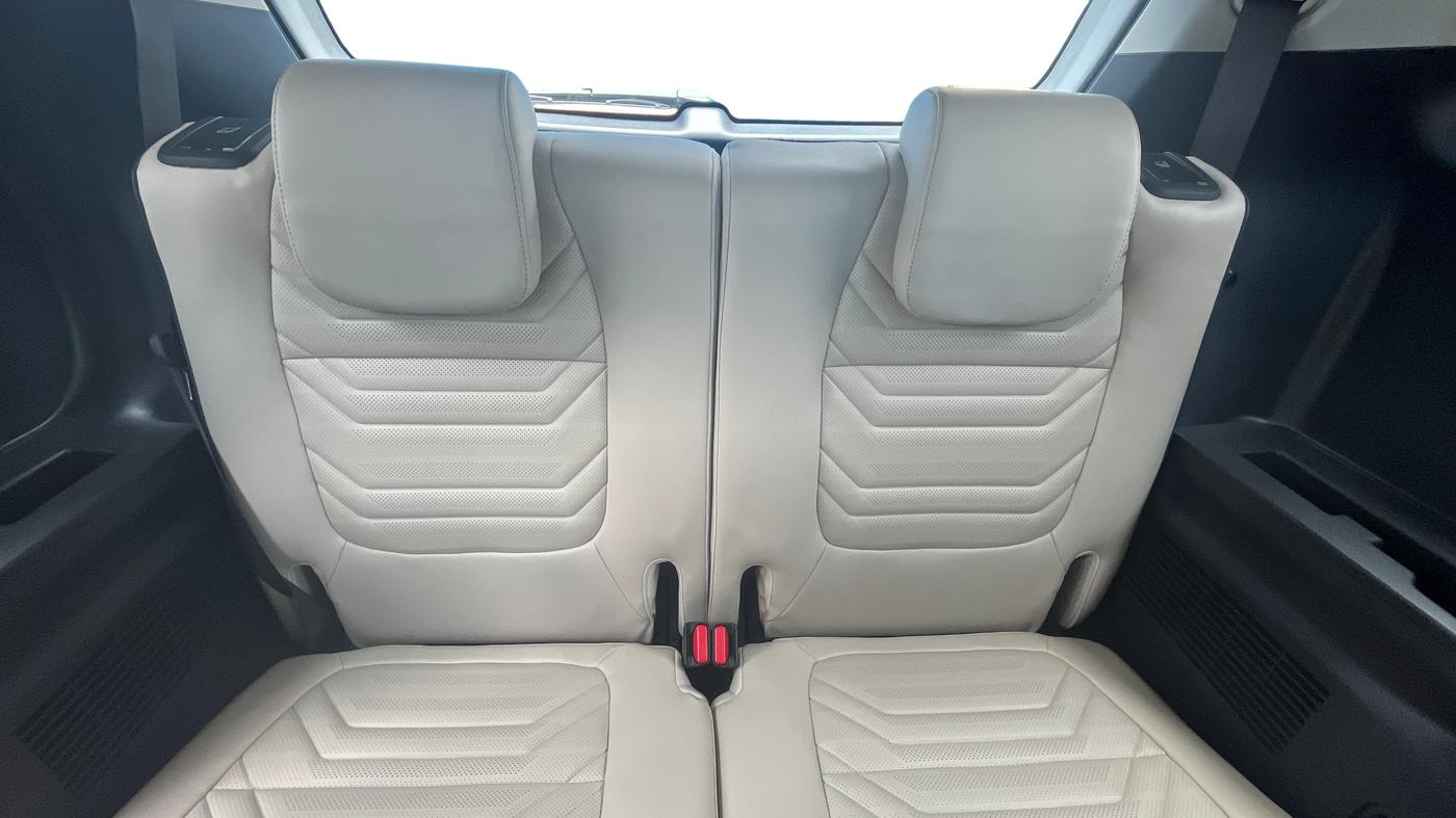 2024 KIA CARENS LUXURY PLUS 1.5 IMT PETROL, Petrol, Manual, 70,993 km, Third Seat Row ( optional )
