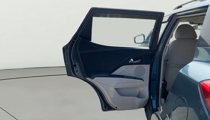 2021 Mahindra XUV300 W8 1.2 PETROL, Petrol, Manual, 58,969 km, LHS Rear Door