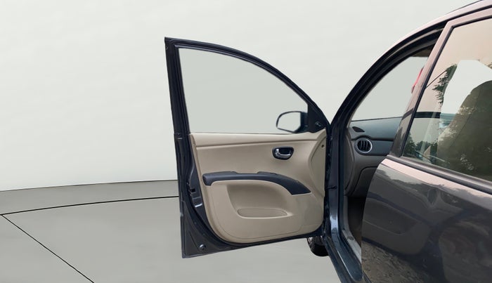 2013 Hyundai i10 MAGNA 1.1, CNG, Manual, 72,252 km, LHS Front Door