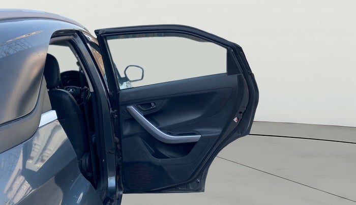 2022 Tata NEXON XMA SUNROOF PETROL, Petrol, Automatic, 90,073 km, RHS Rear Door