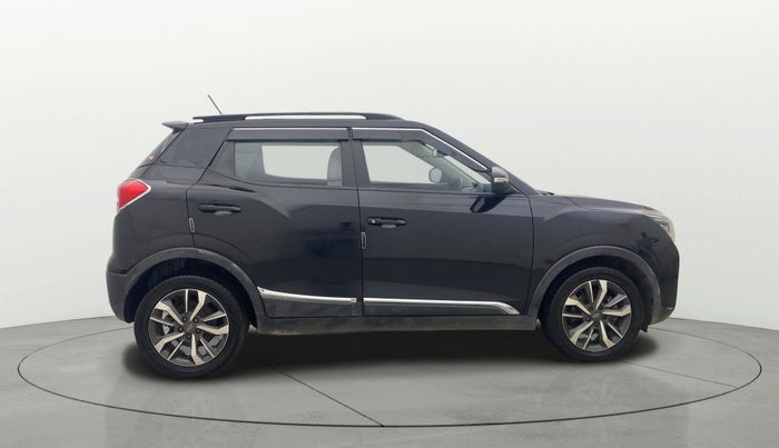 2021 Mahindra XUV300 W8 (O) 1.2 PETROL, Petrol, Manual, 59,351 km, Right Side View