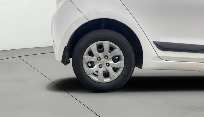 2016 Hyundai Elite i20 MAGNA 1.4 CRDI, Diesel, Manual, 1,12,140 km, Right Rear Wheel