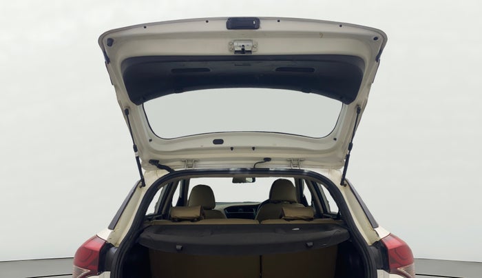 2016 Hyundai Elite i20 ASTA 1.4 CRDI (O), Diesel, Manual, 1,13,330 km, Boot Door Open