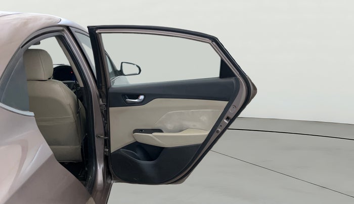 2017 Hyundai Verna 1.6 VTVT SX, Petrol, Manual, 73,291 km, RHS Rear Door