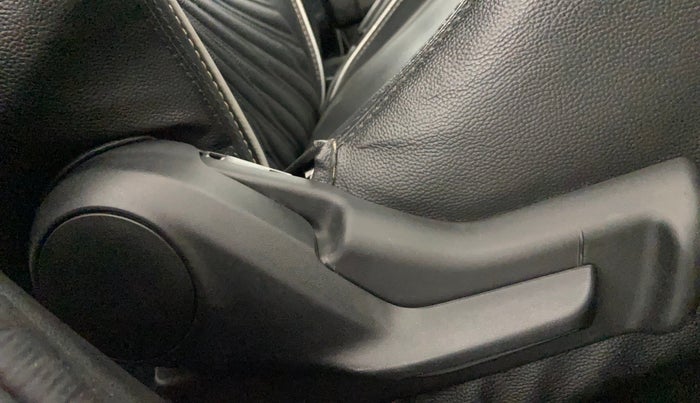 2019 Maruti Swift LXI, Petrol, Manual, 30,488 km, Driver Side Adjustment Panel
