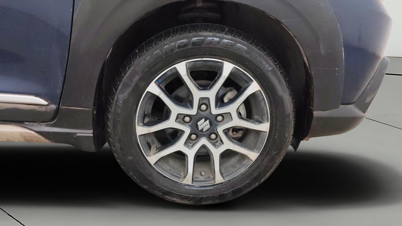 2022 Maruti XL6 ALPHA PLUS AT, Petrol, Automatic, 28,222 km, Right Front Wheel