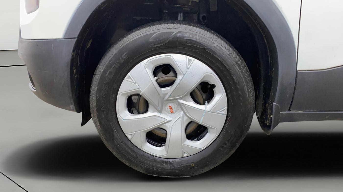 2021 Tata PUNCH ADVENTURE MT, Petrol, Manual, 83,443 km, Left Front Wheel