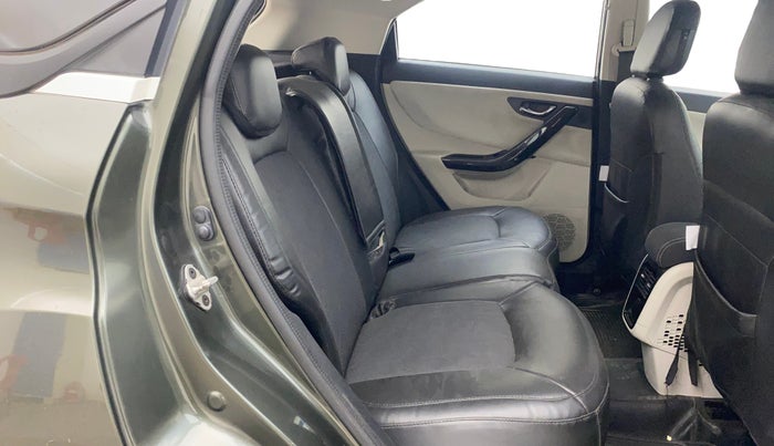 2020 Tata NEXON XZ PLUS (O) PETROL DUAL TONE, Petrol, Manual, 86,165 km, Right Side Rear Door Cabin