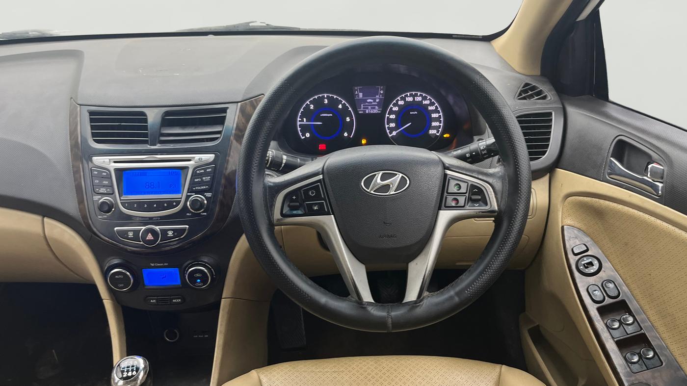 2014 Hyundai Verna FLUIDIC 1.6 CRDI SX OPT, Diesel, Manual, 81,619 km, Steering Wheel Close Up