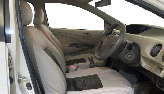 2014 Toyota Etios G, Petrol, Manual, 1,14,143 km, Right Side Front Door Cabin