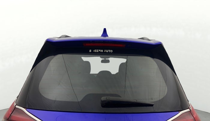 2022 Mahindra XUV700 AX 5 D MT 7 STR, Diesel, Manual, 69,334 km, Rear Windshield