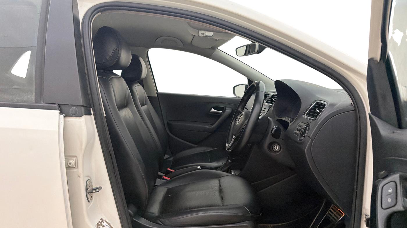 2016 Volkswagen Polo GT TSI AT, Petrol, Automatic, 80,459 km, Right Side Front Door Cabin