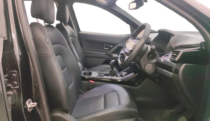 2023 Tata Harrier FEARLESS PLUS DARK EDITION, Diesel, Manual, 73,562 km, Right Side Front Door Cabin