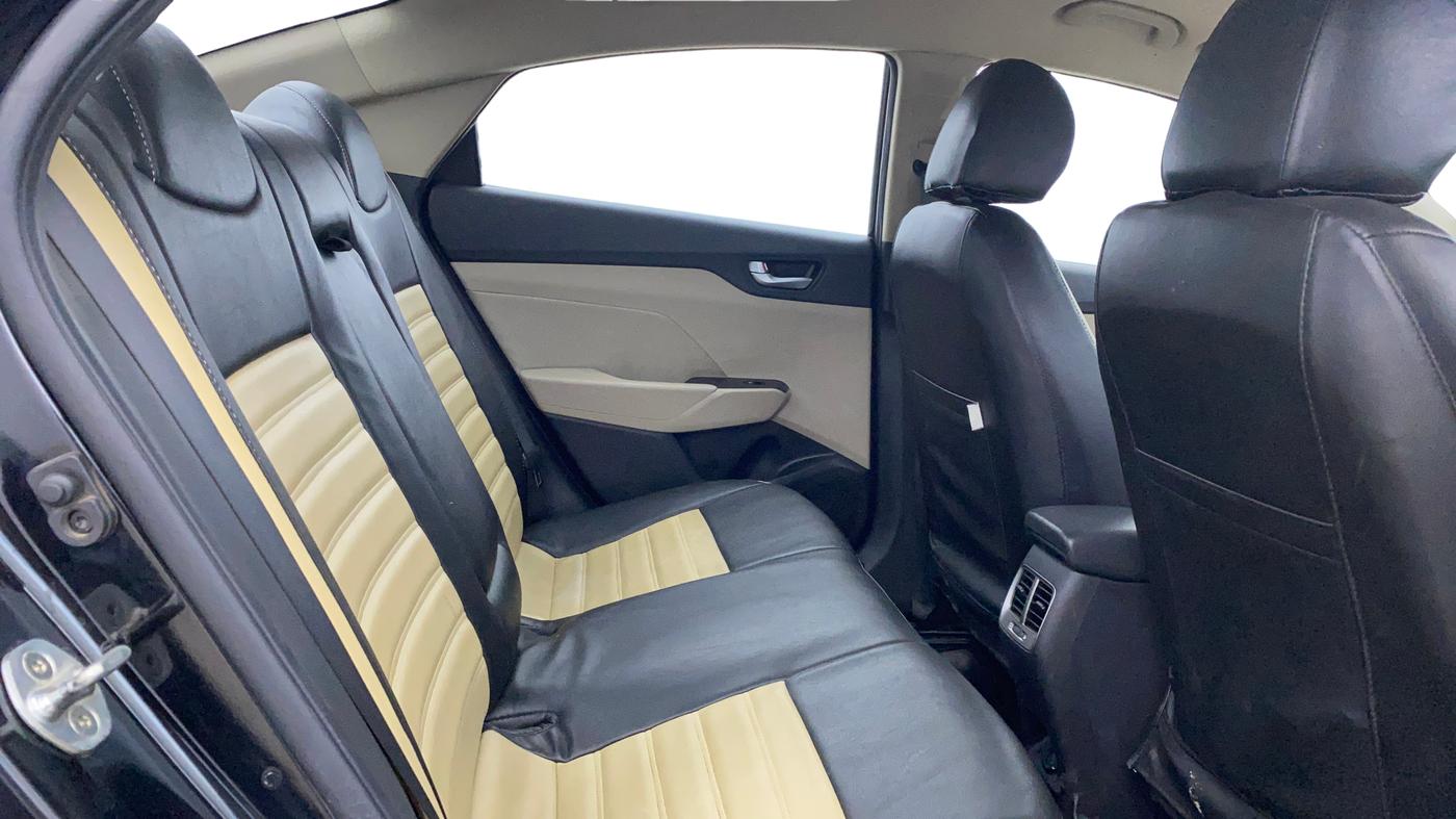 2018 Hyundai Verna 1.6 VTVT SX, Petrol, Manual, 84,748 km, Right Side Rear Door Cabin