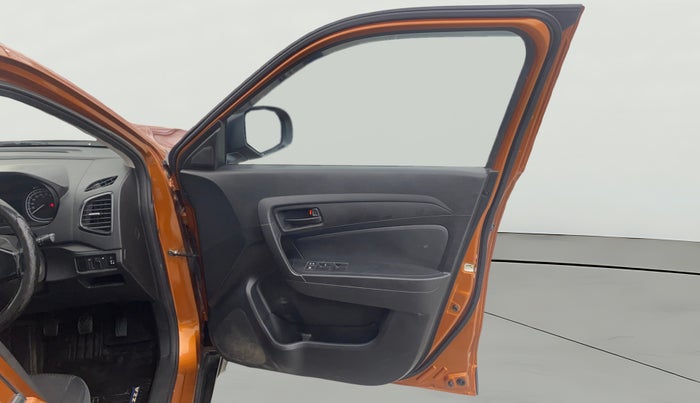 2020 Maruti Vitara Brezza LXI, Petrol, Manual, 68,746 km, RHS Front Door