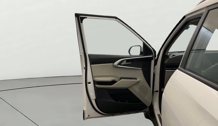 2023 KIA CARENS PRESTIGE PLUS 1.5 PETROL IMT 7 STR, Petrol, Manual, 18,306 km, LHS Front Door