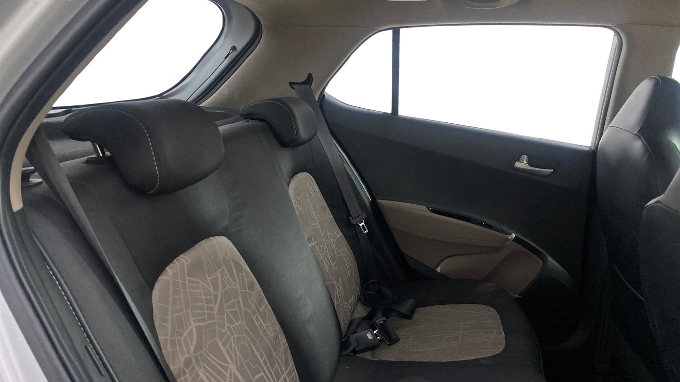 2015 Hyundai Grand i10 ASTA AT 1.2 KAPPA VTVT, Petrol, Automatic, 45,030 km, Right Side Rear Door Cabin
